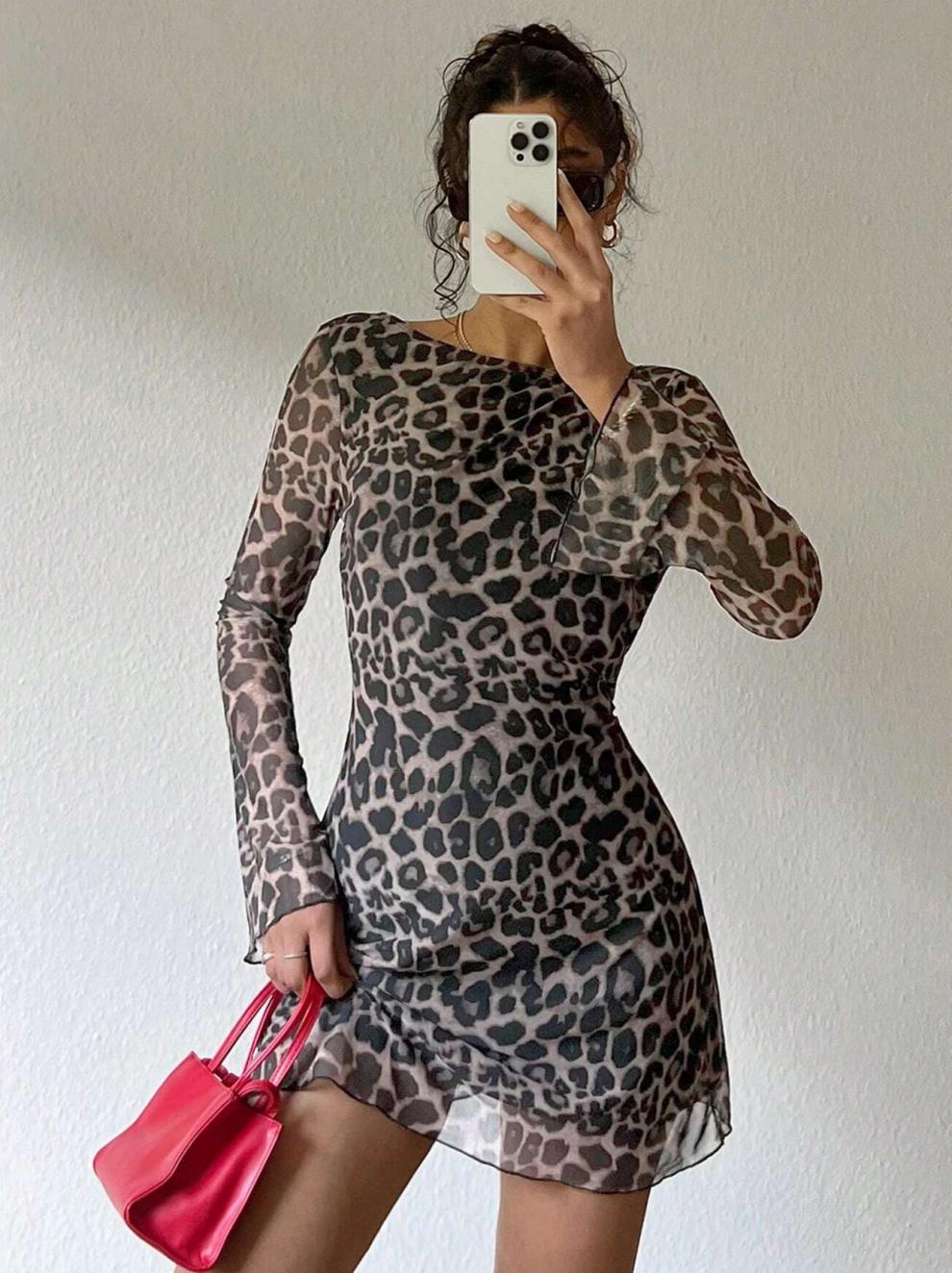 U Yaka Sırtı Açık Mini Elbise