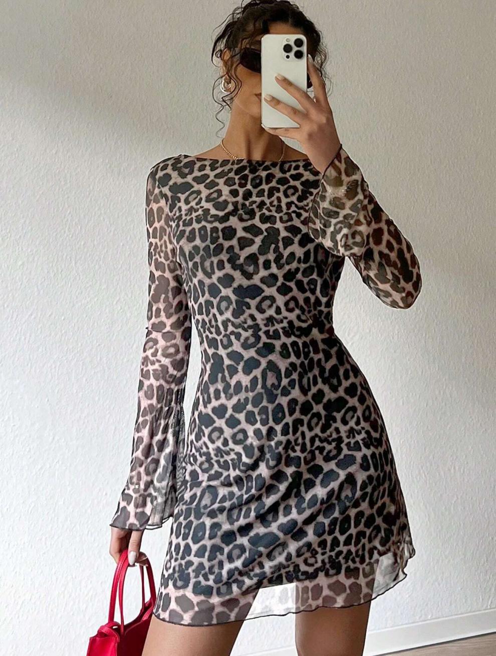 U Yaka Sırtı Açık Mini Elbise