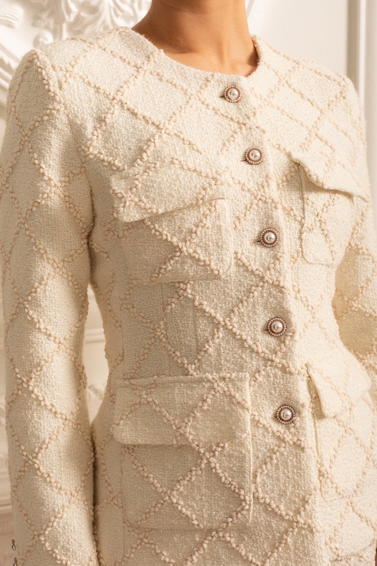 Textured Jacket With Gold Buttons And Matching Shorts - Ivoire