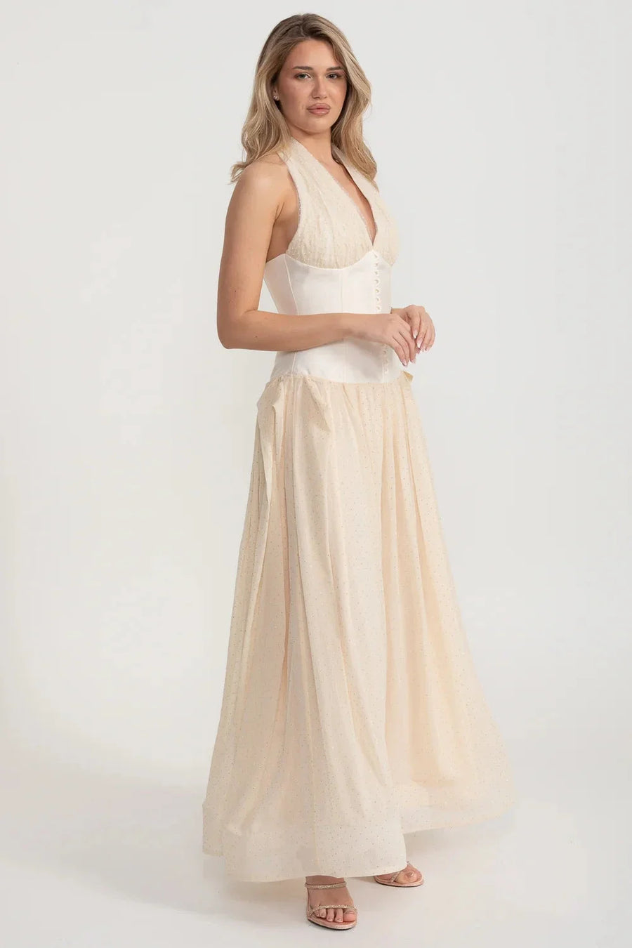 Elegant Gown With Fitted Corset-Style Bodice And Flowing Maxi Skirt - Ivoire