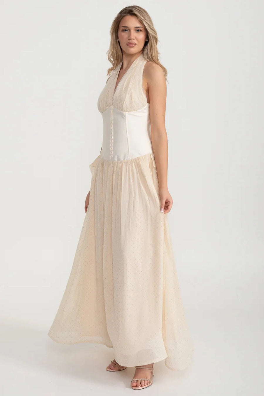 Elegant Gown With Fitted Corset-Style Bodice And Flowing Maxi Skirt - Ivoire