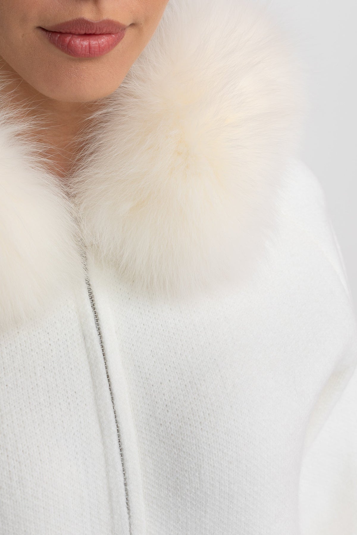 Zip-Up Wool Hoodie With Fox Fur Collar – Ivoire