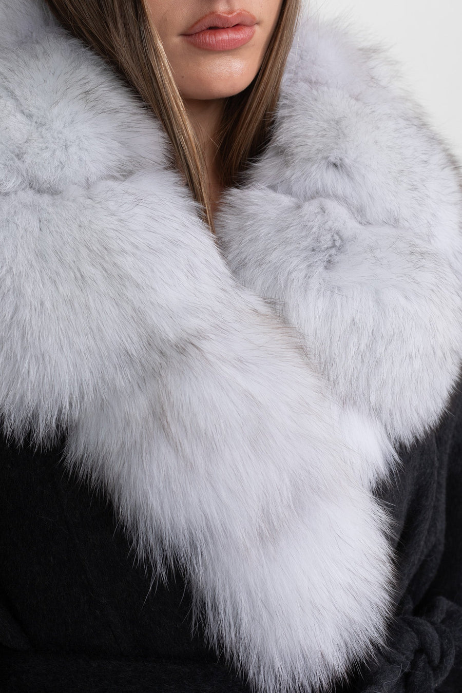 Wool Wrap Coat with Fox Fur Collar And Tie Belt – Black/Gray